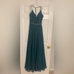 Beautiful lulus emerald green formal dress, size 8